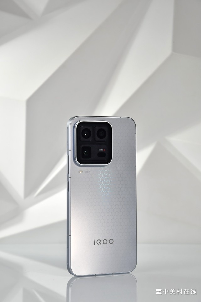 iQOO 15 Ultra��ͼ���� �Կƻø�����¾�����