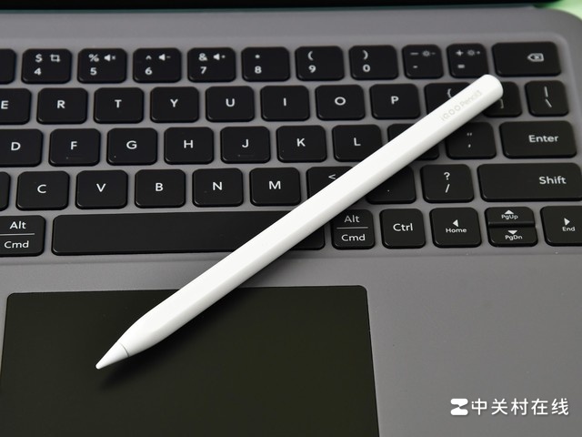 iQOO Pad5e图赏 超轻薄掌上游戏机