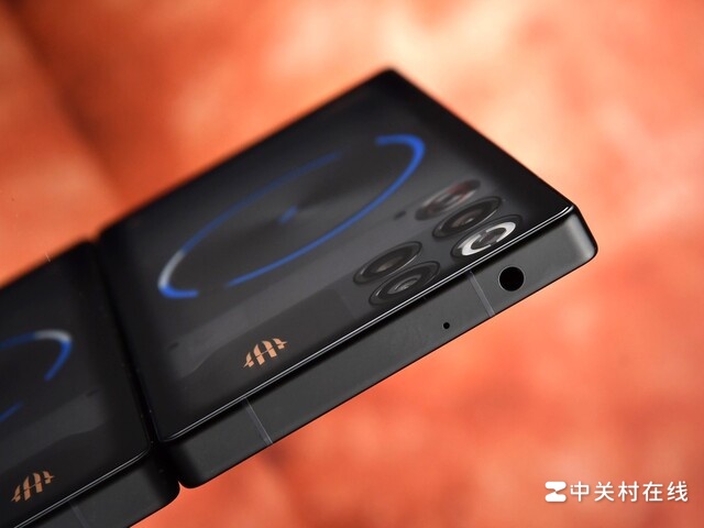 红魔11S PRO+氘锋透明暗夜图赏:科技与美学的融合