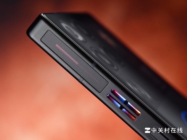红魔11S PRO+氘锋透明暗夜图赏:科技与美学的融合