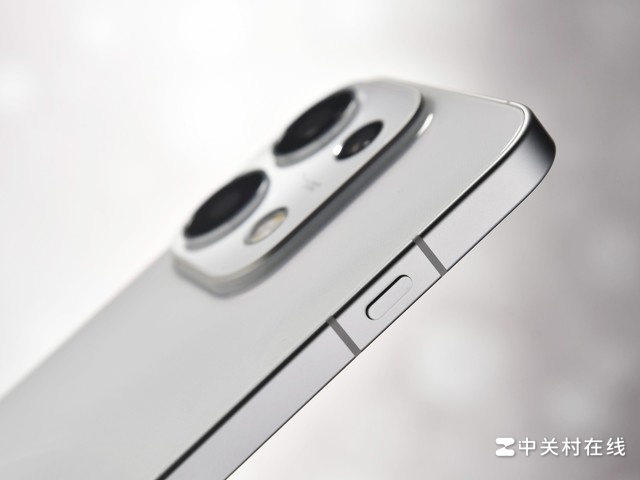 ����3D�����Ӿ��� OPPO Reno16 Proͼ��