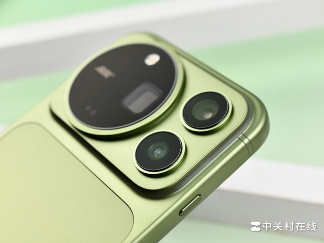 ̦���뾵����Ȼ���� ��ҫMagic9 Pro Max�»�ͼ��