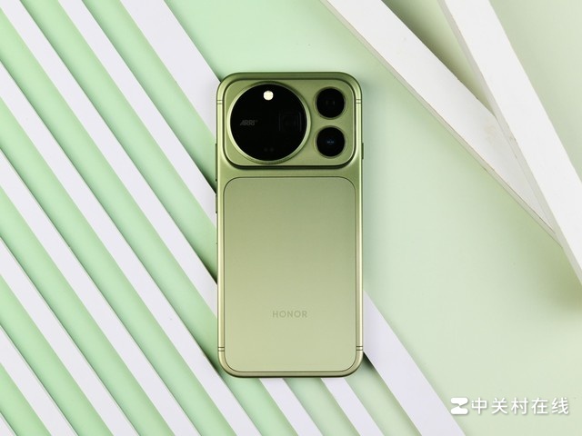 ̦���뾵����Ȼ���� ��ҫMagic9 Pro Max�»�ͼ��