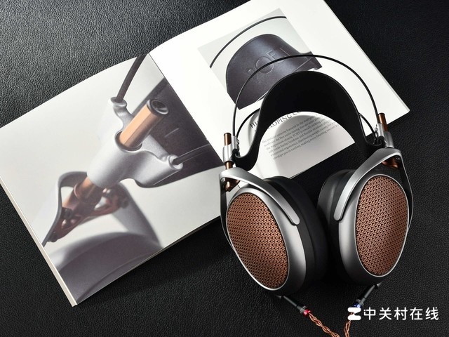 工艺美学与自然之声的典范:Meze POET平板耳机图赏