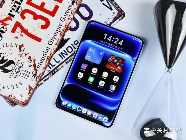 iQOO Pad Ultra 星铠银图赏:轻巧机身里的未来竞技装备