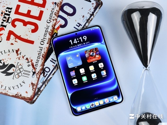 iQOO Pad Ultra 星铠银图赏:轻巧机身里的未来竞技装备