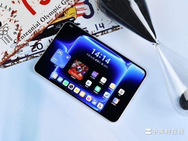 iQOO Pad Ultra 星铠银图赏:轻巧机身里的未来竞技装备