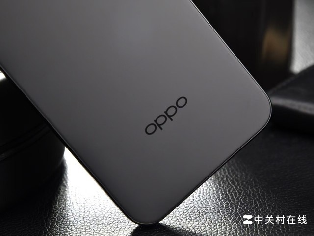 全系绒砂工艺,OPPO Find X9系列新机图赏