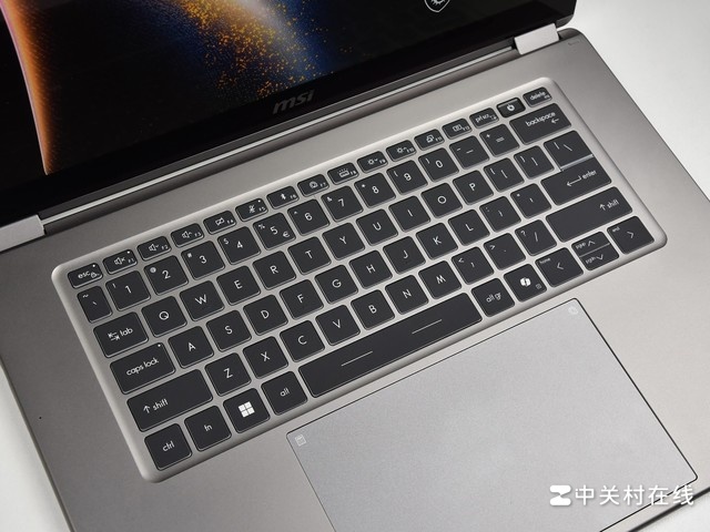 ΢�����16 Flip AI+ 2026ͼ�ͣ�360�㷭ת������ֵʵ�����