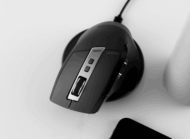 体验雷柏mt750pro无线充电鼠标