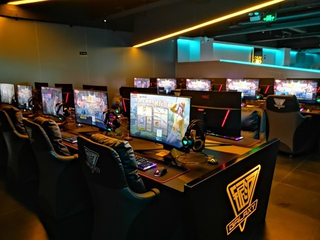 广州银河电竞馆摩登城店rtx2080s畅享2k