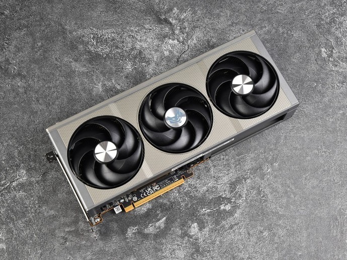 蓝宝石RX 9060 XT 8G/16G显卡图赏