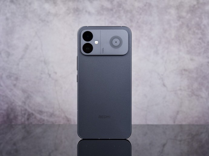 REDMI K90 至尊版图赏：简约精致，风扇的辨识度高