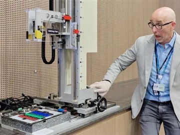 三星2026年推柔性钛金属屏，双层钛结构彻底解决折叠屏折痕问题