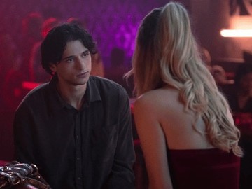 爱入歧途第三季上线：露西与亚历克斯陷入互毁式心理地狱