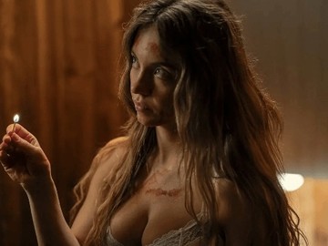 家弑服务上线流媒体：西德妮·斯威尼新片破票房纪录，口碑双高