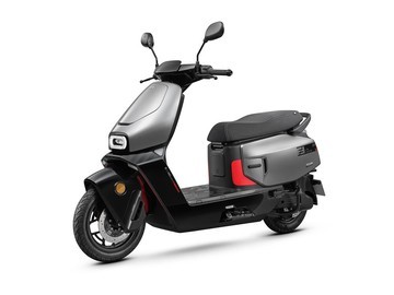 极核EZ4电轻摩京东促销，到手4159元