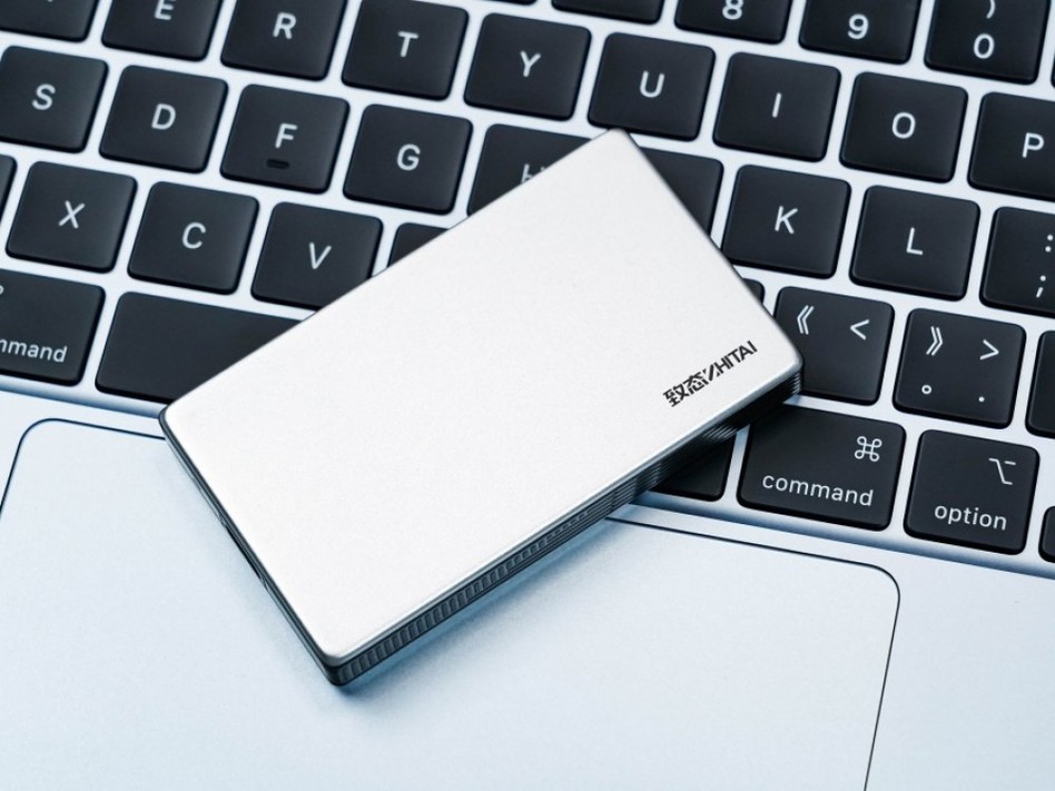 ����������������̬�顤�ȷ��4TB�ƶ���̬Ӳ������