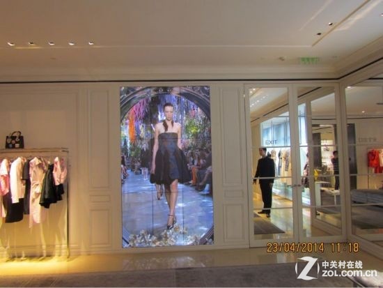 Dior42 3X3