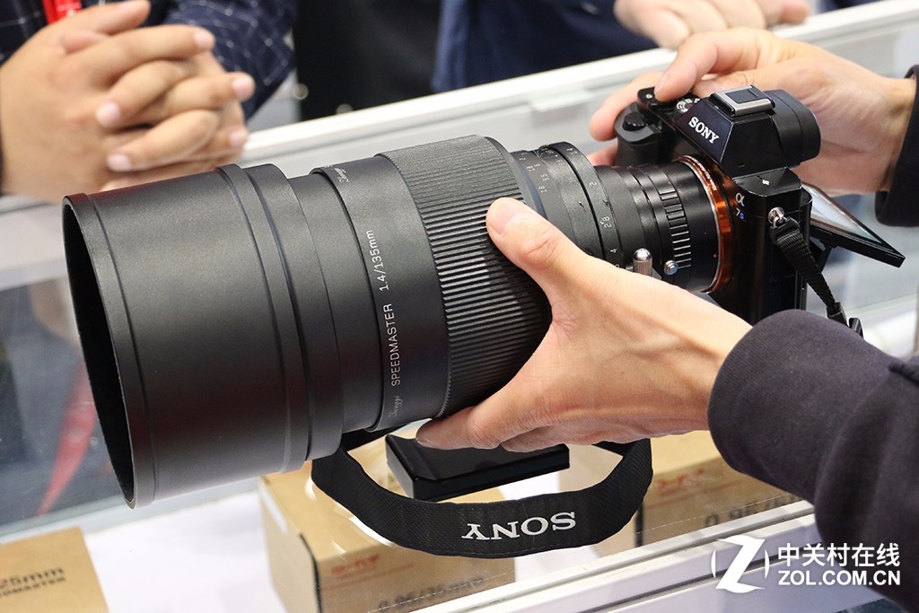 135mm f/1.4! һѧȦP&E