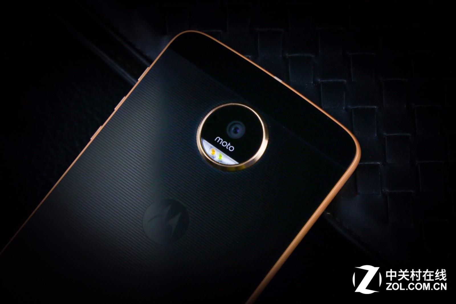 ���Զ���ģ������� Moto Z���ͼ��