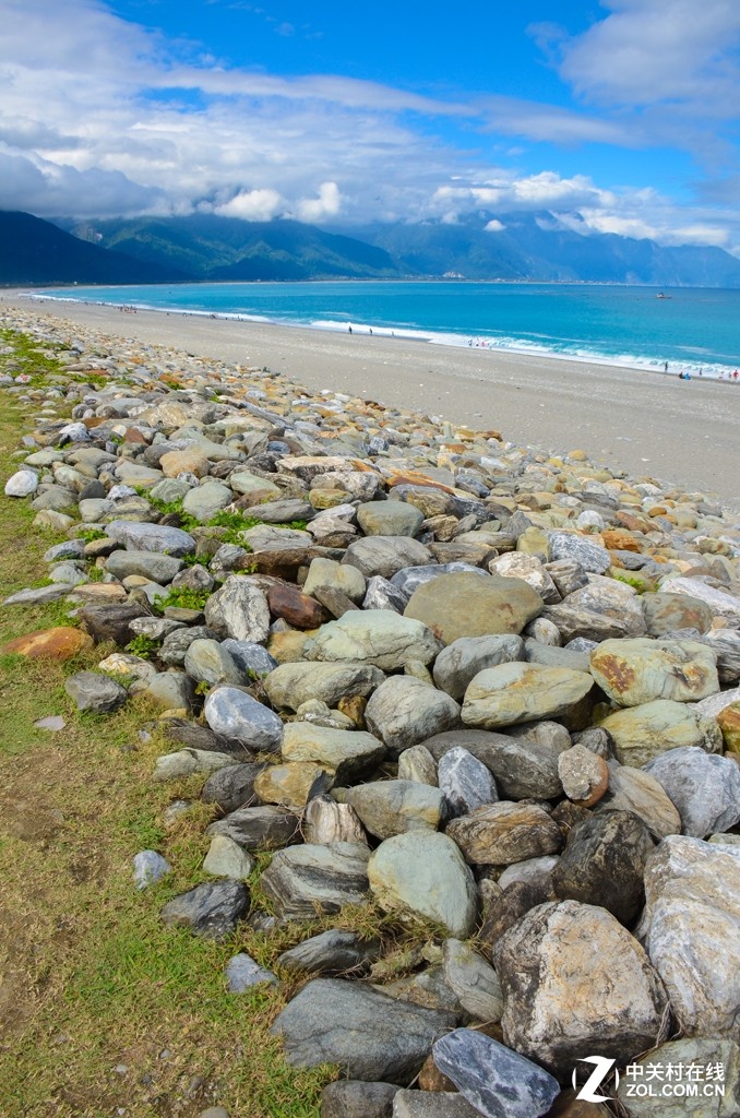 大c游世界 台湾花莲七星潭的石头海滩
